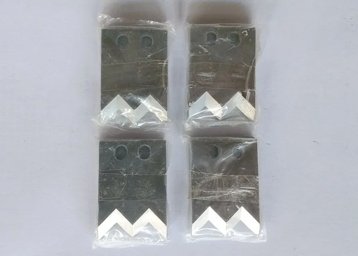 백색 강철 잎, 텅스텐 강철 잎, 벗기는 기계를위한 편평한 강저 잎, 텅스텐 강철 잎, 고속 강철 잎, 단 하나 철사 텅스텐 강철 잎, 두 배 철사 텅스텐 강철 잎, 끝 잎의 쌍, 3F 공기 껍질을 벗기는 기계 잎, 단 하나 철사 고속 강철 잎의 한 조각, 두 배 철사 고속 강철 잎의 한 조각, 2000# 형 잎, 동축 기계 블레이드, 화이트 스틸 블레이드