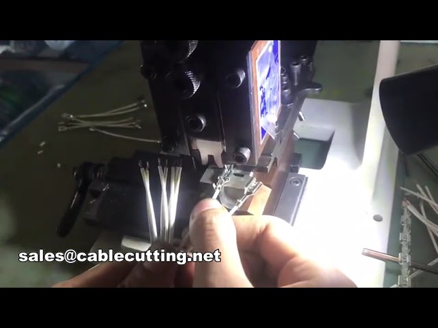 Radial Terminal Mold for Wire Processing and Automation